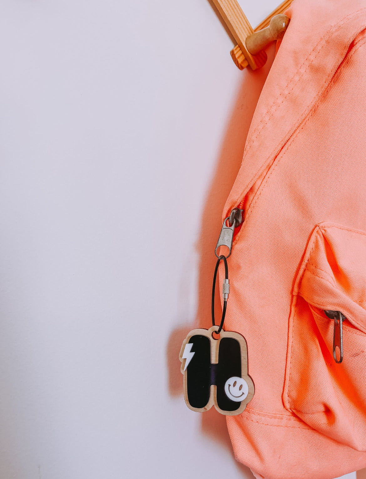 Letter Bag Tag - Smiley Face & Lightning Bolt